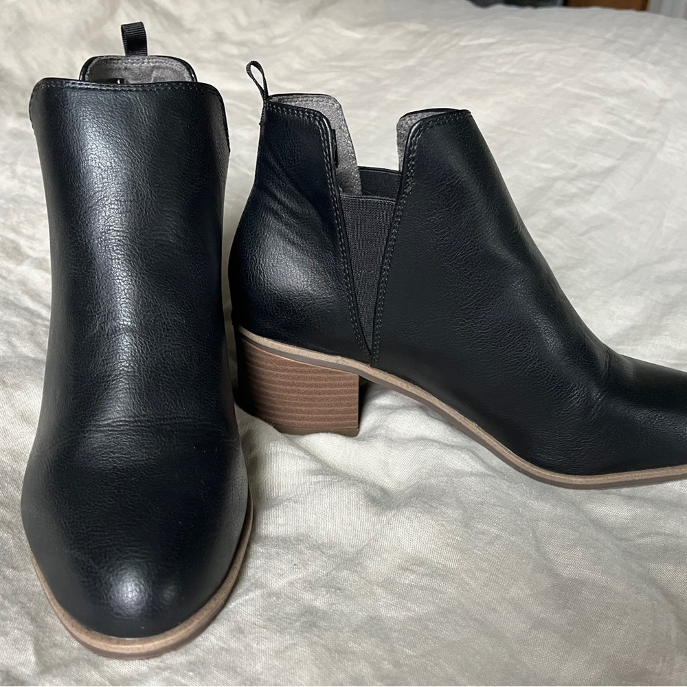Dr. Scholl's Women’s Black Teammate Ankle Boot with Almond Toe